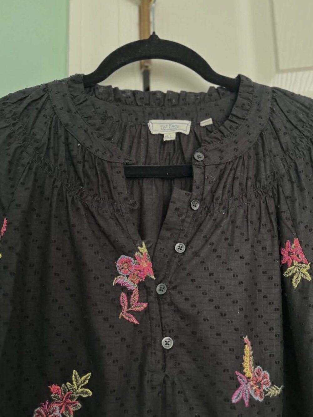 Fat Face Size 2 (Small) Black Swiss Dot Floral Embroidery Womens Blouse RARE